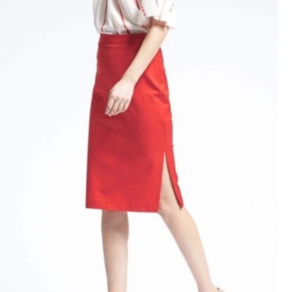 Banana Republic Dresses & Skirts - Sloan fit red Banana Republic Pencil skirt.